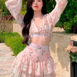 Conjunto Crop Top + Falda corta